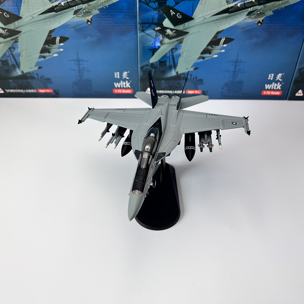 1/72 Scale U.S. F/A-18F Hornet - Model Kit Airplane recension och pris